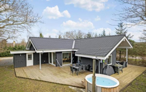 Lovely Home In Hadsund With Kitchen in Hadsund
